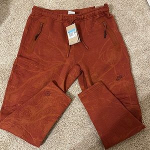 Men Nike Sportswear Therma-FIT ADV Tech Pack Fleece Sweatpants DX8048-641 MEDIUM